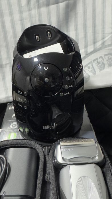 Shaver BRAUN seri 7 nou nout in cutie