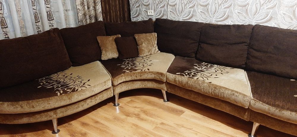 Большой мягкий уголок