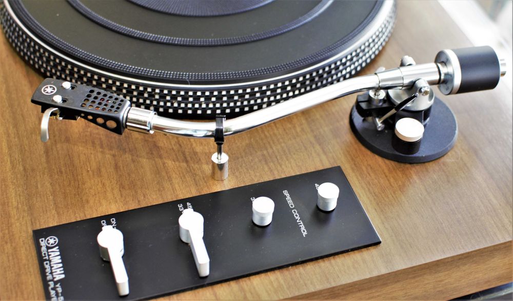 Проигрыватель виниловых дисков Yamaha YP 511