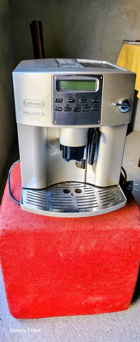 Espressor cafea Delonghi Magnifica