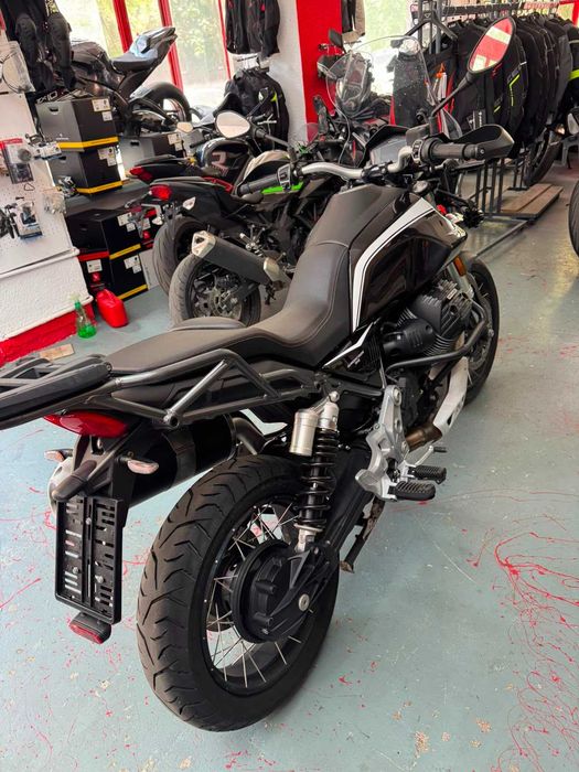 Moto Guzzi V85 TT 2023 -GARANTIE-