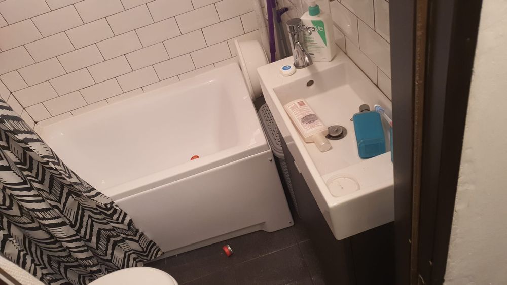 Închiriez garsoniera Rond Alba Iulia Sector 3 București  -  350 euro