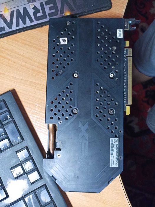 Продам видеокарту XFX RX 590 GME