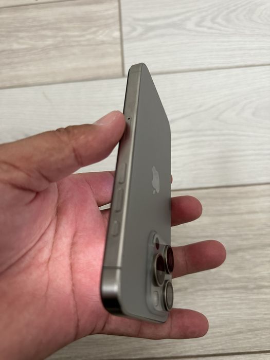 Айфон 15 про.