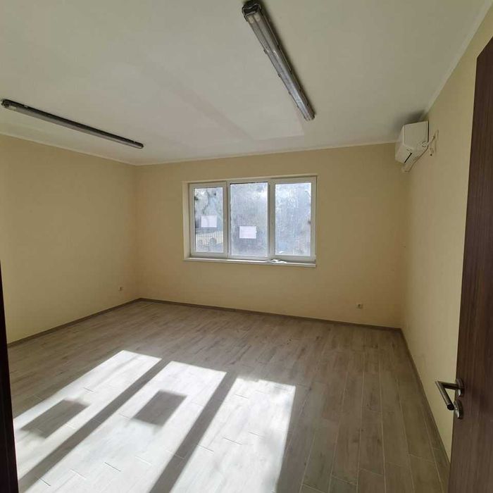 Дава се под наем Офис в Разград, Център - 27 кв.м за 229.5 € - Снимка #6