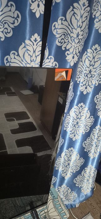 Телевизор TCL 43S5K QLED FULL HD.