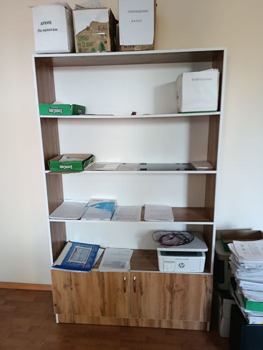 Продам офисные шкафы и столы