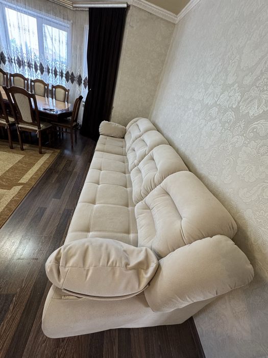 Продам диван для гостинной