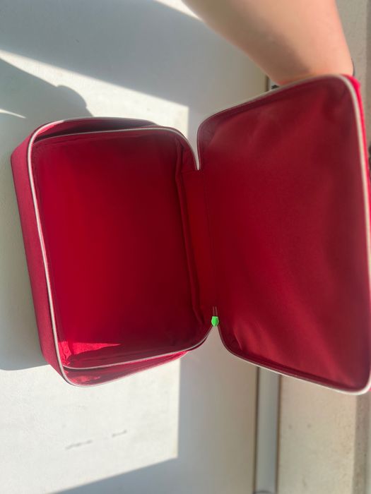 НАМАЛЕНИЕ 49 лв не 89 лв Estée Lauder оригинално козметично куфарче