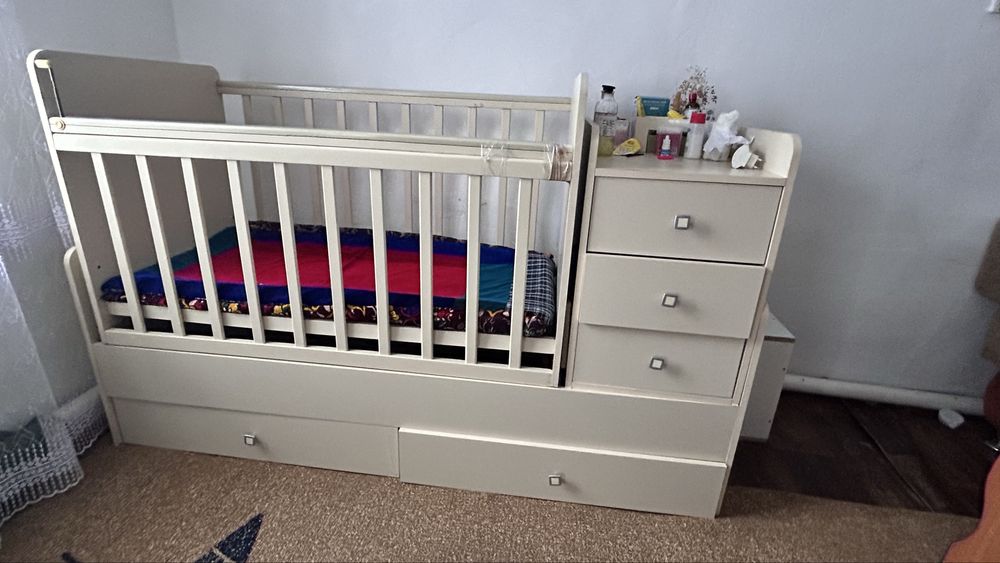 Срочно Продам манеж-кровать трансформер