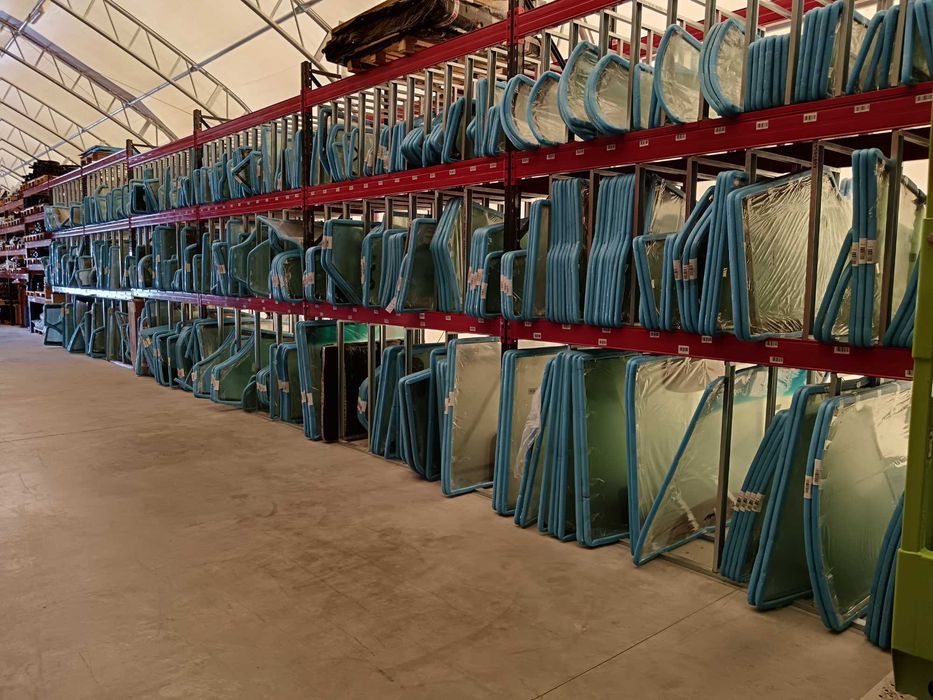 Parbriz/geam/luneta pentru miniexcavator Volvo