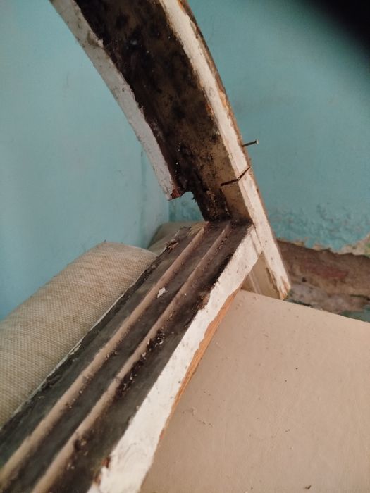 Подарявам винтидж стари прозорци с няколко рамки (полукръг) масивно дърво