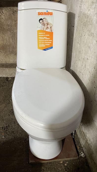 Продаю унитаз в хорошем состояние