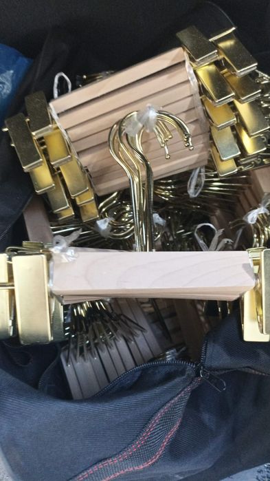 Вешалки и чехол детский