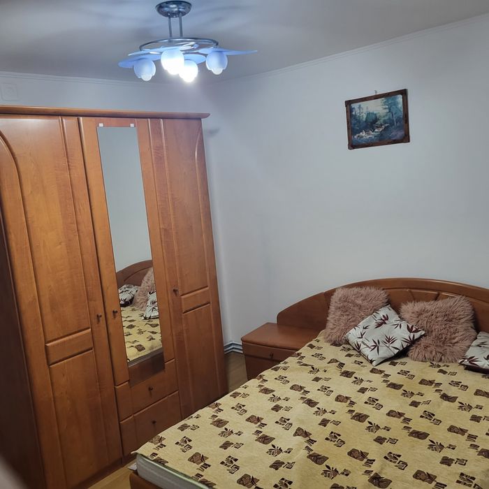 Închiriez apartament cu 2 camere.Sector 5