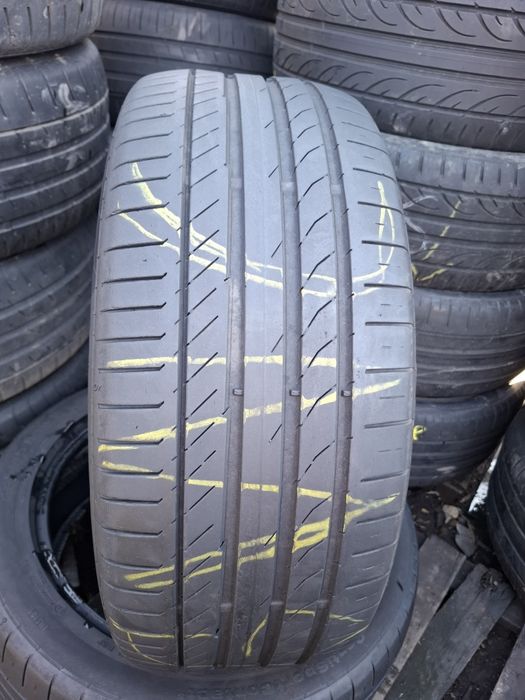 Vand 2 anvelope 235 45 18 continental de vara bune dot 2019