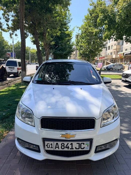 Продаётся Нексия 3 Автомат