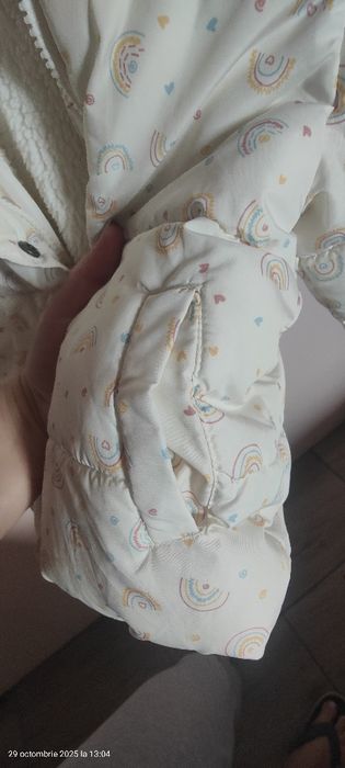 Geacă groasă cu curcubeu si inimioare pt fetița de 3 ani