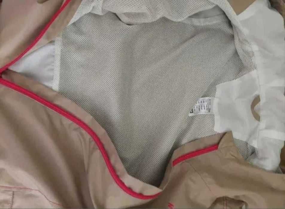Geaca impermeabilă Quechua