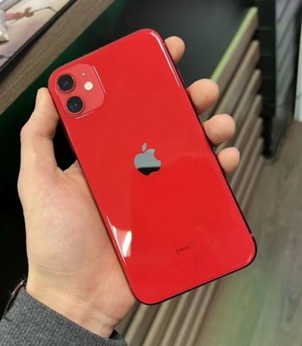 Айфон 11 красный