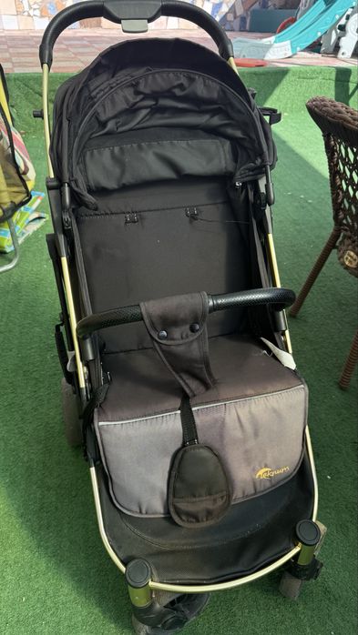 Продам прогулочную коляску Teknum