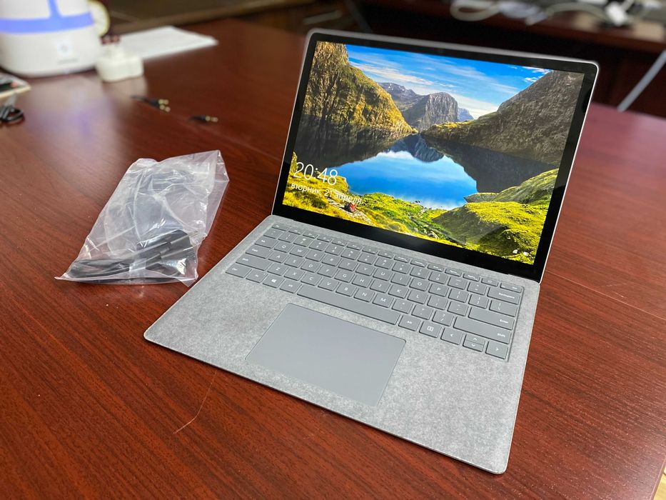Micrasoft Surface Laptop 3 Alicantara