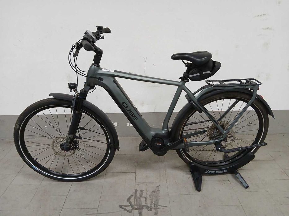 Vănd bicicletă electrică CUBE Kathmandu 625 Marime L 625wh aproape nou 810km