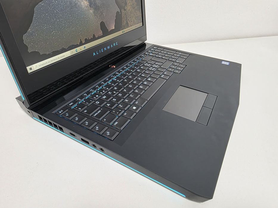 Laptop  CA NOU GAMING display MARE Alienware i7 512ssd  nVIDIA GTX 2080 17.3 2K 120HZ  . GARANTIE