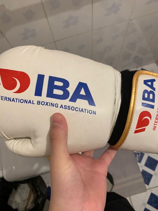 Продам перчатки для бокса оригенал