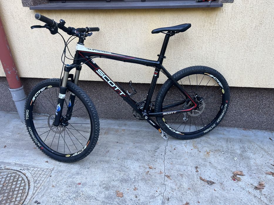 Bicicleta MTB carbon M pe 26’