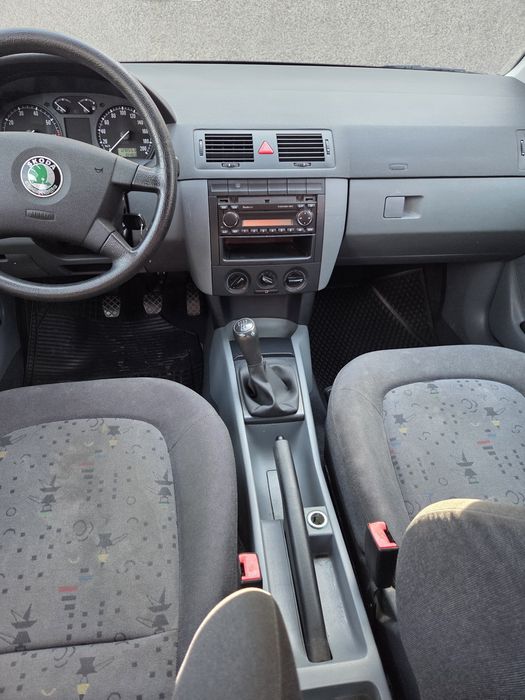 Vând Skoda Fabia