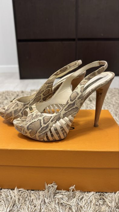 Босоножки и клатч