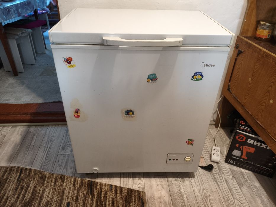 Продаю морозильник от Midea