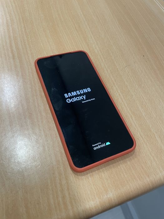 Продам Samsung Galaxy S22