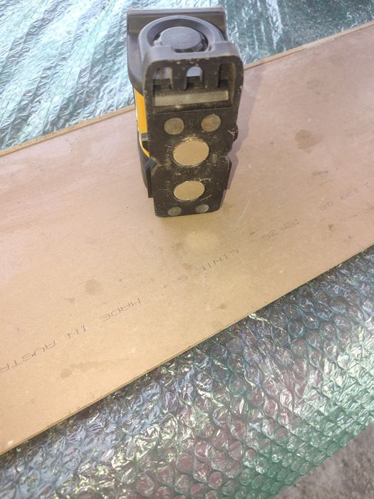 Lase cu fascicul in cruce  DW088CG DEWALT
806.33 lei