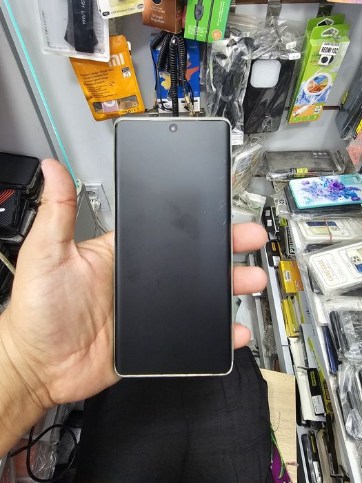 Oneplus Ace 3 Pro  telefon