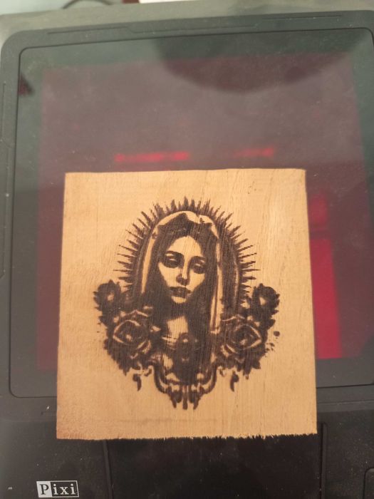 Лазерно гравиране върху дърво