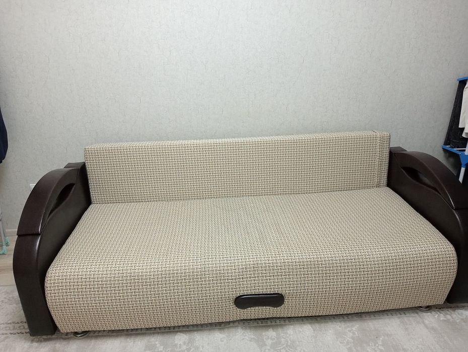 Продам срочно диван раскладной книжка