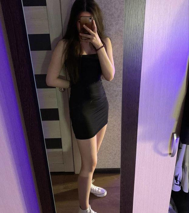 Платье-футляр 42Р