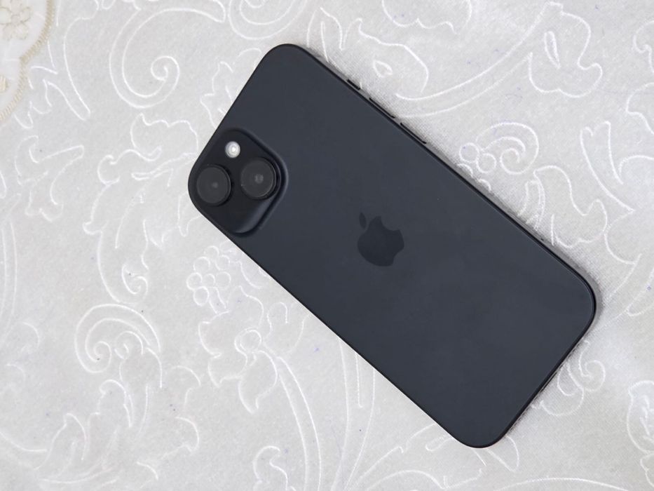 iPhone 15 Black
