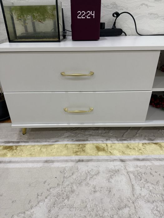 Продается тумба под телевизор