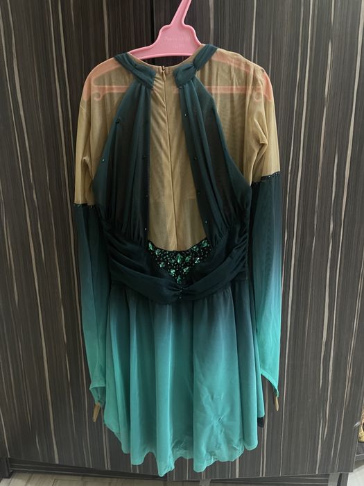 Платье для фигурного катания