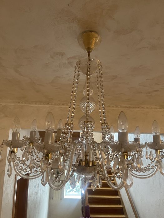 Продам хрустальную люстру