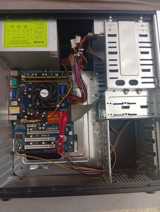 Vând unitate  Delux