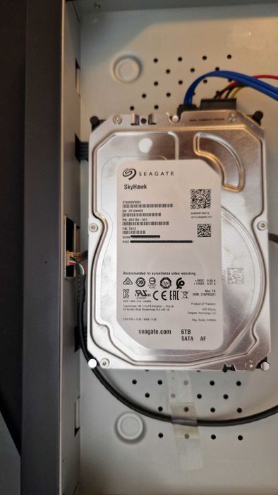 kit Hikvision: NVR 16 canale + HDD 6GB + o camera IP + Switch