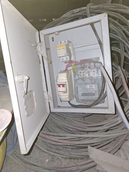 Электросчетчик бу  в комплекте