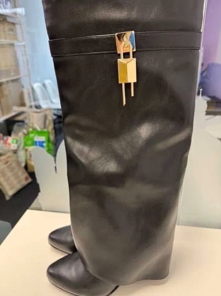 Дамски ботуши на платформа