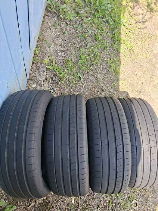 Продам шины 255/45/21 якохама