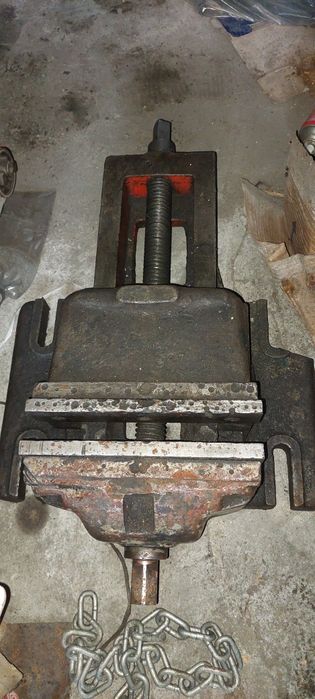 Продам тисы слесарные