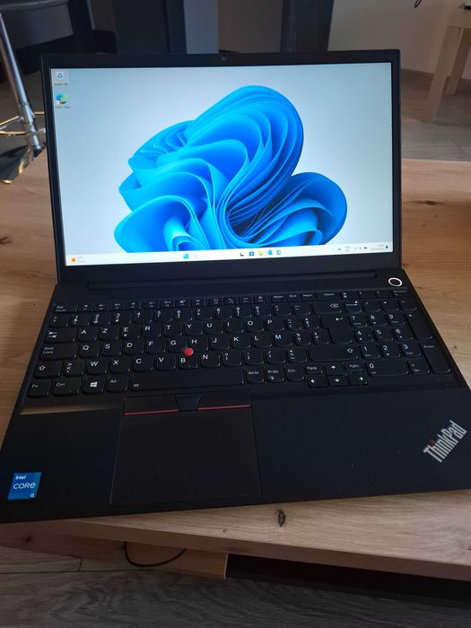 Laptop Lenovo ThinkPad 17" Windows 11Pro intel Core i5